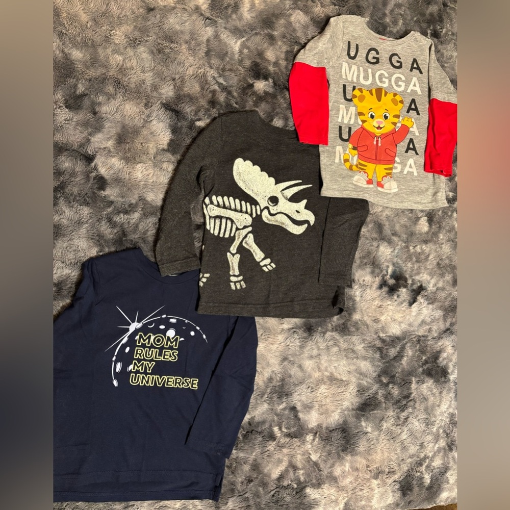 Triple t-shirts size 3T, long-sleeved and perfect for play time!